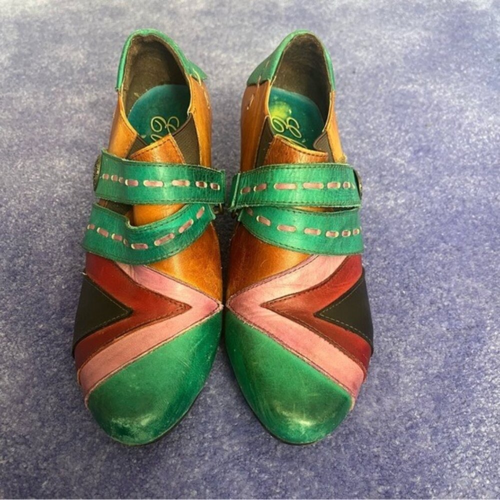 ELITE BY CORKYS "Sawtooth" Multicolor Leather‎ Heels. Size 9